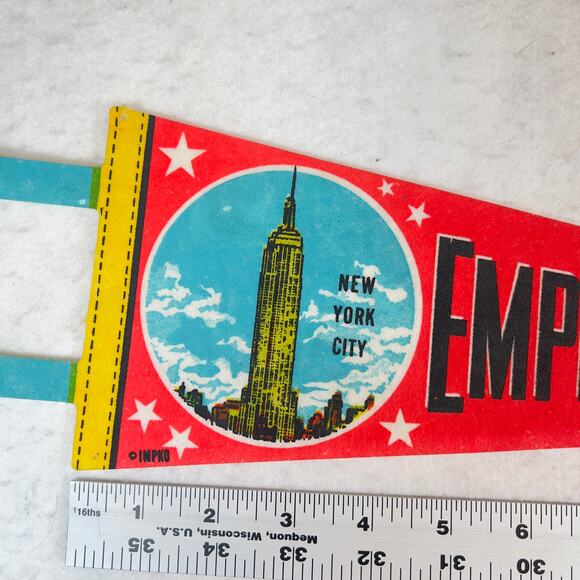Empire State Buildng VINTAGE Felt Pennant New York City King Kong Youve Got Mail - Picture 2 of 5